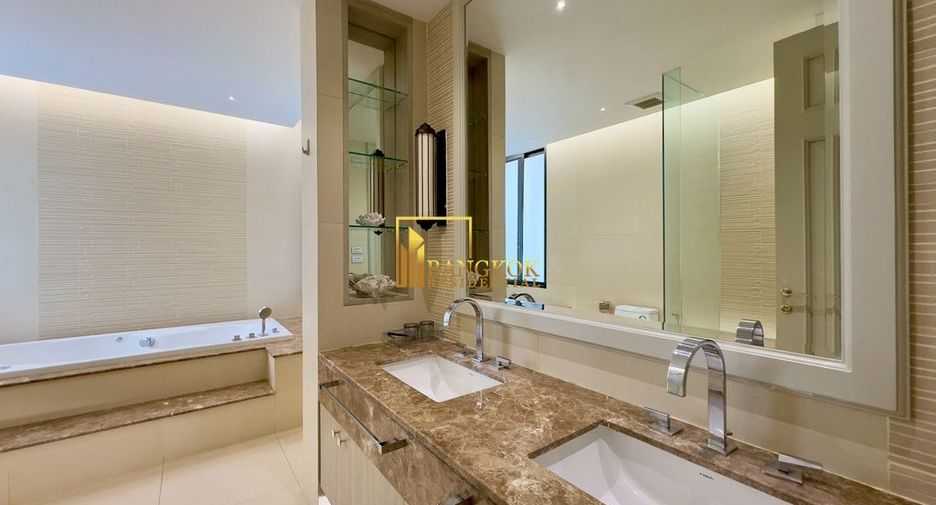 For rent 4 bedrooms apartment in Watthana, Bangkok