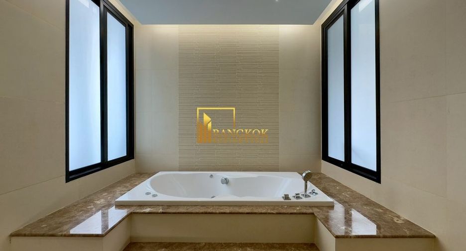 For rent 4 bedrooms apartment in Watthana, Bangkok