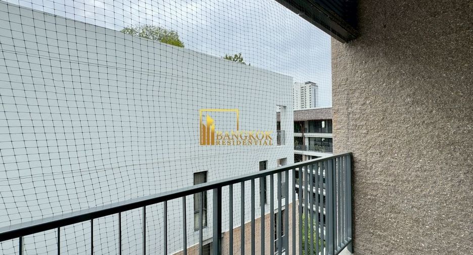 For rent 4 bedrooms apartment in Watthana, Bangkok