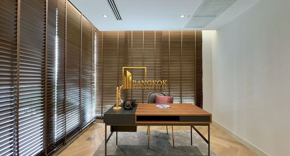 For rent 4 bedrooms apartment in Watthana, Bangkok