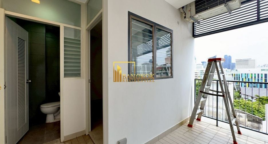 For rent 4 bedrooms apartment in Watthana, Bangkok