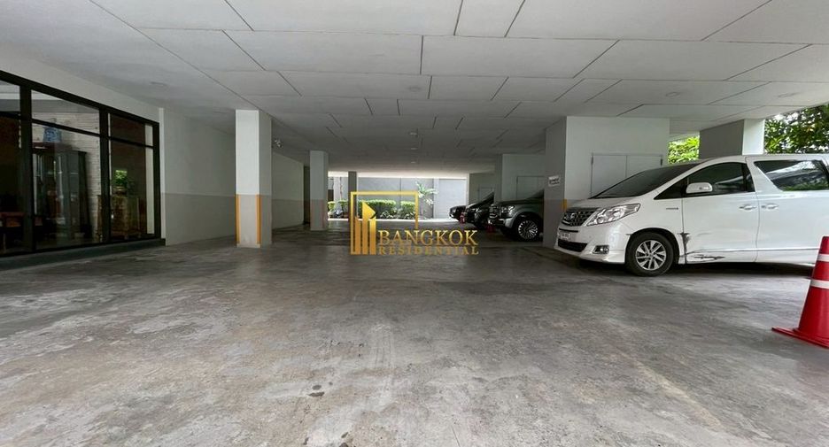 For rent 4 bedrooms apartment in Watthana, Bangkok