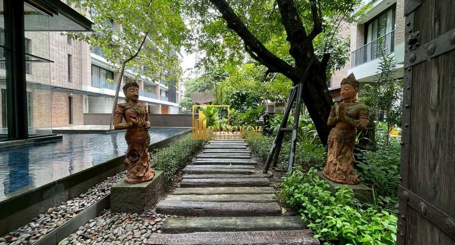 For rent 4 bedrooms apartment in Watthana, Bangkok