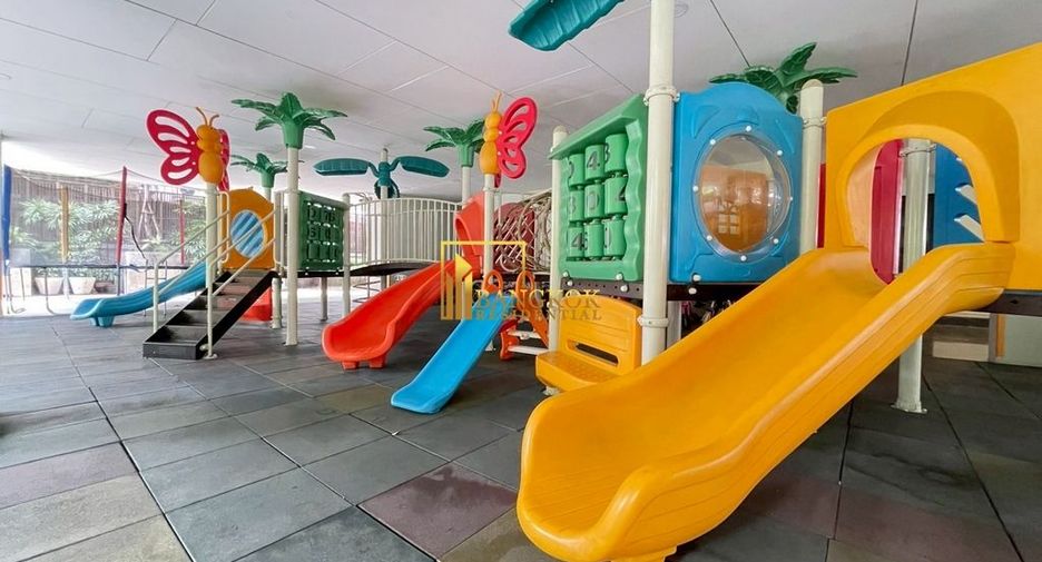 For rent 4 bedrooms apartment in Watthana, Bangkok