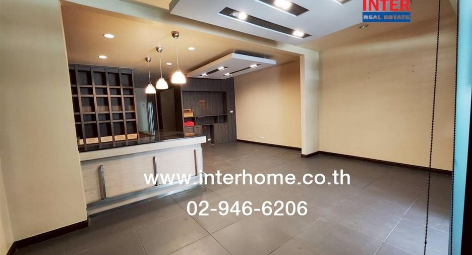 For rent and for sale 4 bedrooms townhouse in Sai Mai, Bangkok
