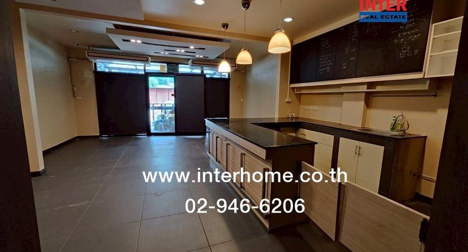 For rent and for sale 4 bedrooms townhouse in Sai Mai, Bangkok