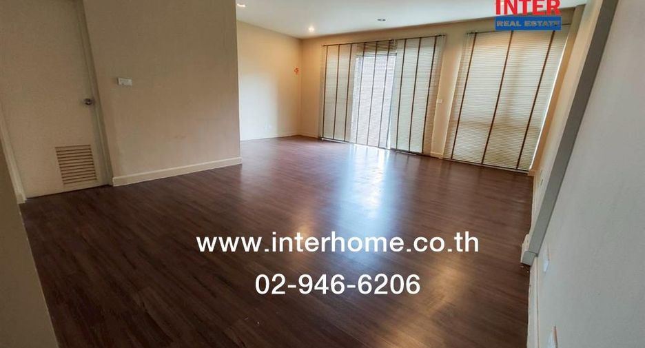 For rent and for sale 4 bedrooms townhouse in Sai Mai, Bangkok