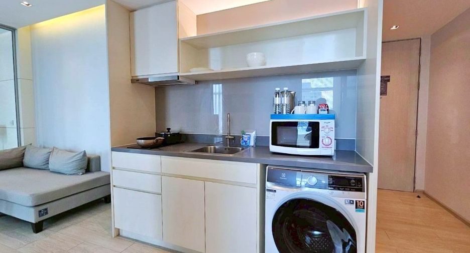 For rent 1 bed serviced apartment in Khlong Toei, Bangkok