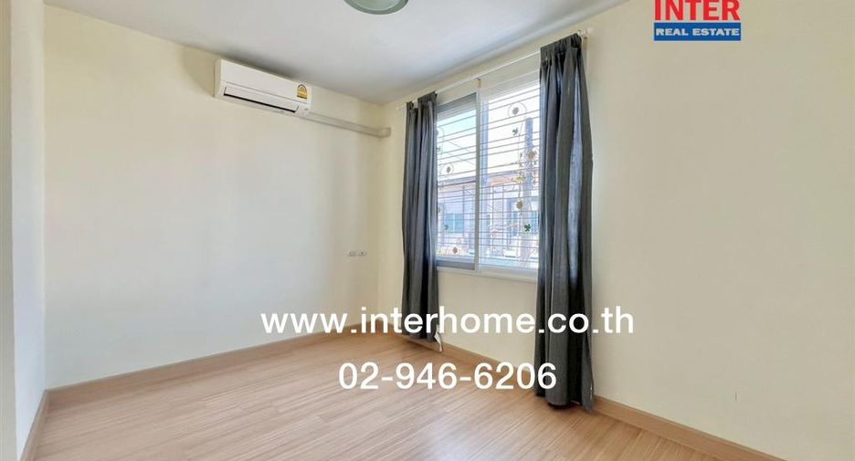 For sale 3 bedrooms townhouse in Saphan Sung, Bangkok