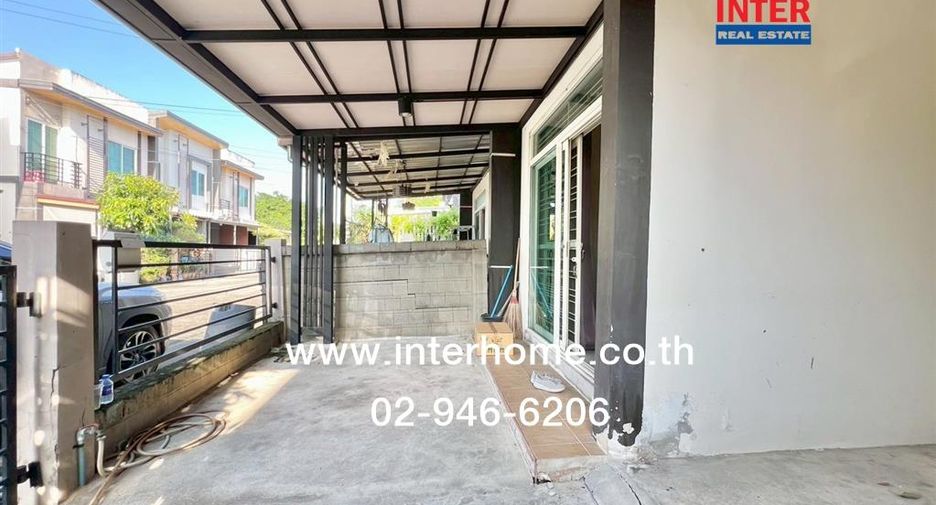 For sale 3 bedrooms townhouse in Saphan Sung, Bangkok