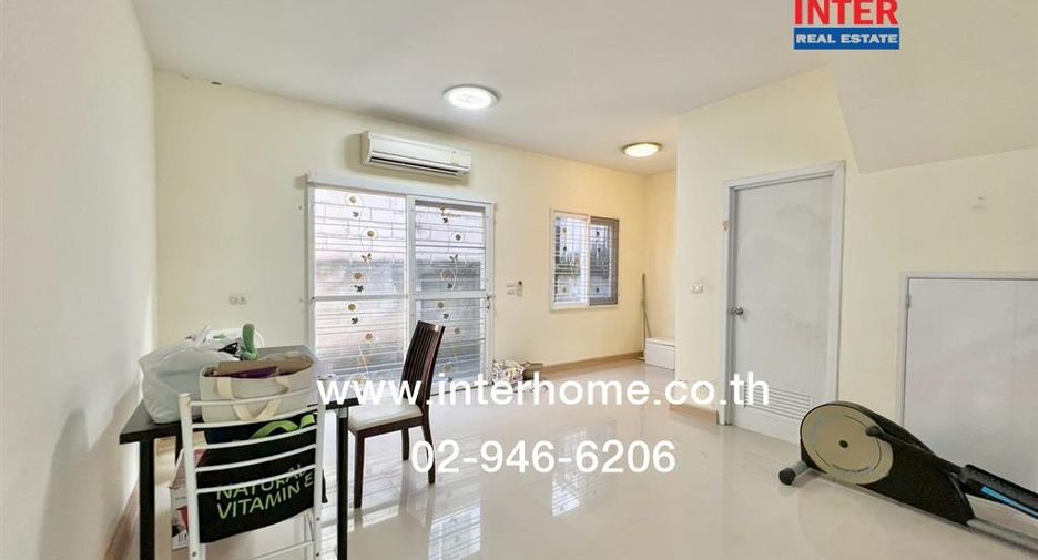 For sale 3 bedrooms townhouse in Saphan Sung, Bangkok