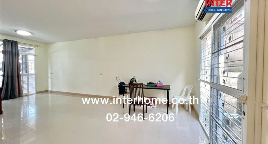 For sale 3 bedrooms townhouse in Saphan Sung, Bangkok