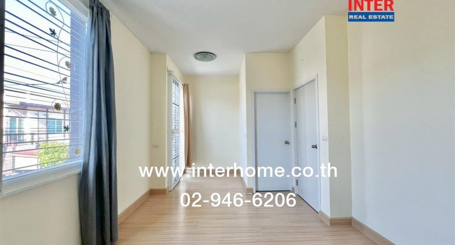 For sale 3 bedrooms townhouse in Saphan Sung, Bangkok