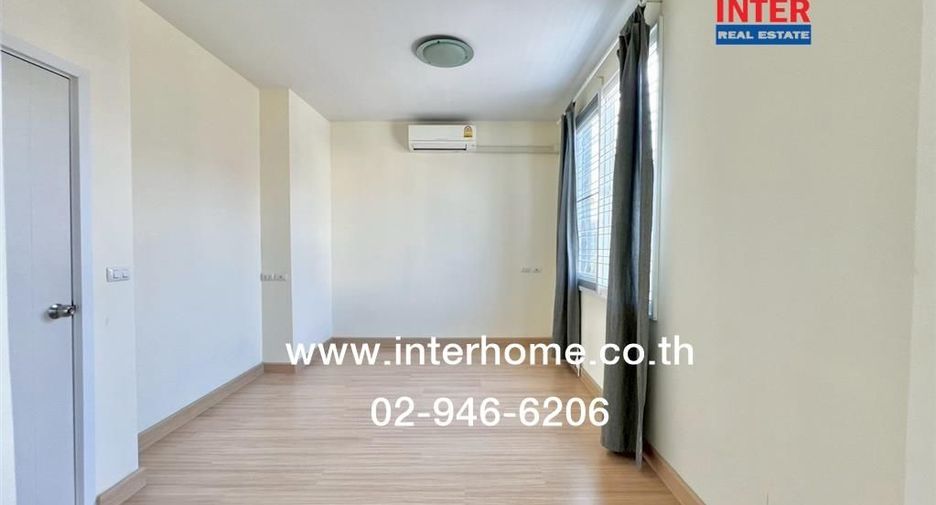 For sale 3 bedrooms townhouse in Saphan Sung, Bangkok