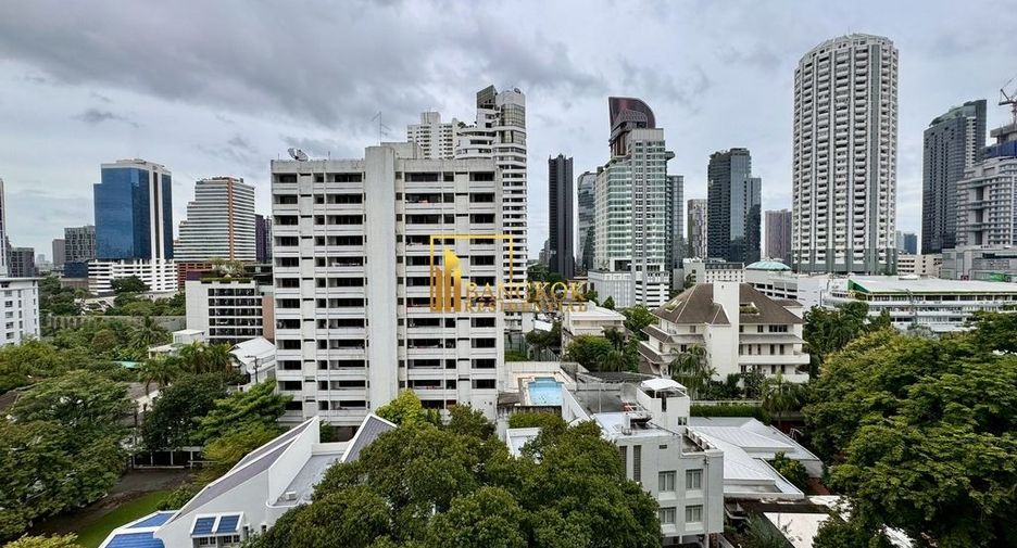 For rent 2 bedrooms condo in Watthana, Bangkok