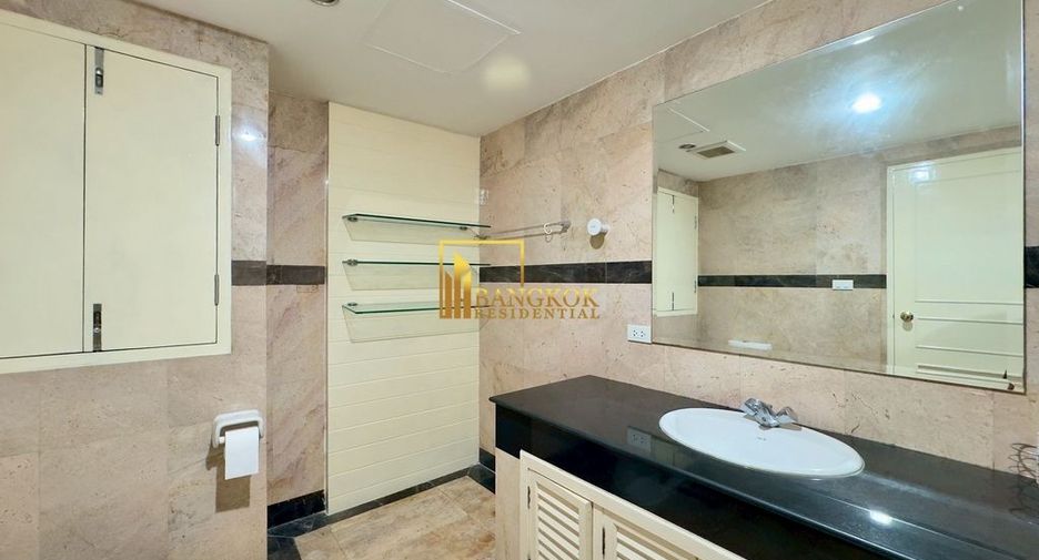 For rent 2 ベッドルーム condo in Watthana, Bangkok