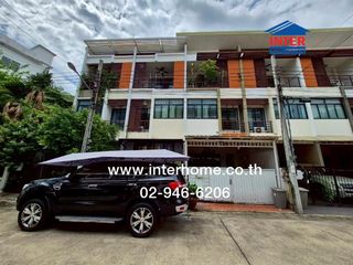 Casa adosada en venta de 3 habitaciones en Bang Khae, Bangkok