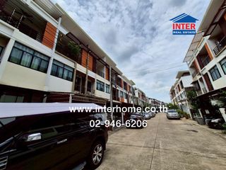 Casa adosada en venta de 3 habitaciones en Bang Khae, Bangkok