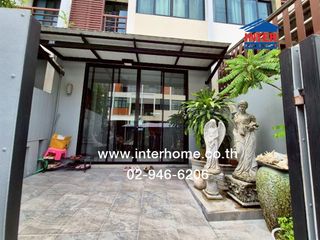 Casa adosada en venta de 3 habitaciones en Bang Khae, Bangkok