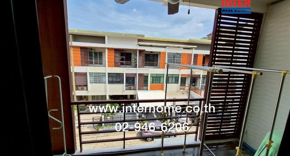 For sale 3 bedrooms townhouse in Bang Khae, Bangkok