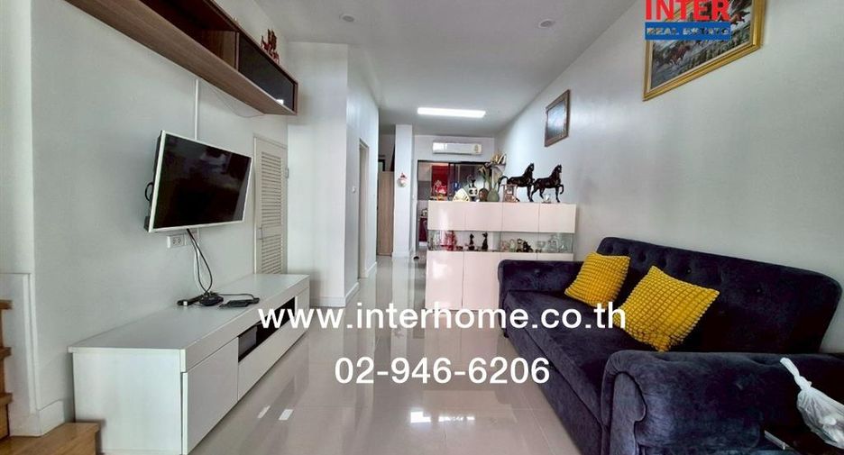 For sale 3 bedrooms townhouse in Bang Khae, Bangkok
