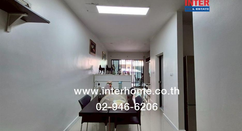 For sale 3 bedrooms townhouse in Bang Khae, Bangkok
