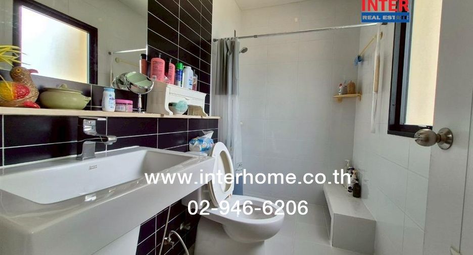 For sale 3 bedrooms townhouse in Bang Khae, Bangkok