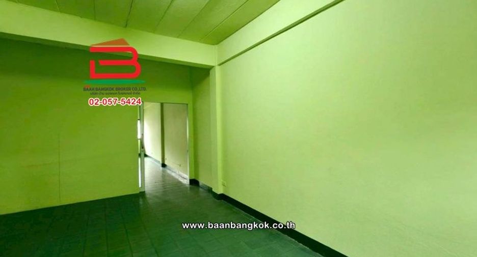 For rent and for sale 3 bedrooms retail Space in Bang Khae, Bangkok