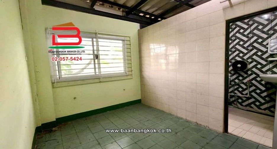 For rent and for sale 3 bedrooms retail Space in Bang Khae, Bangkok