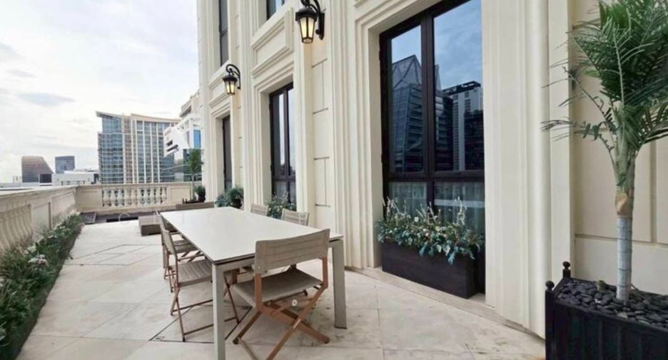For sale 3 bedrooms condo in Pathum Wan, Bangkok