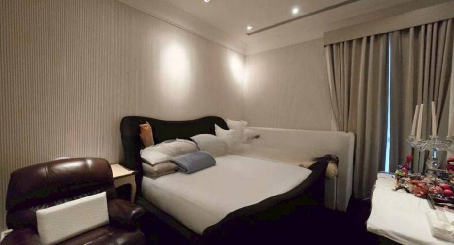 For sale 3 bedrooms condo in Pathum Wan, Bangkok