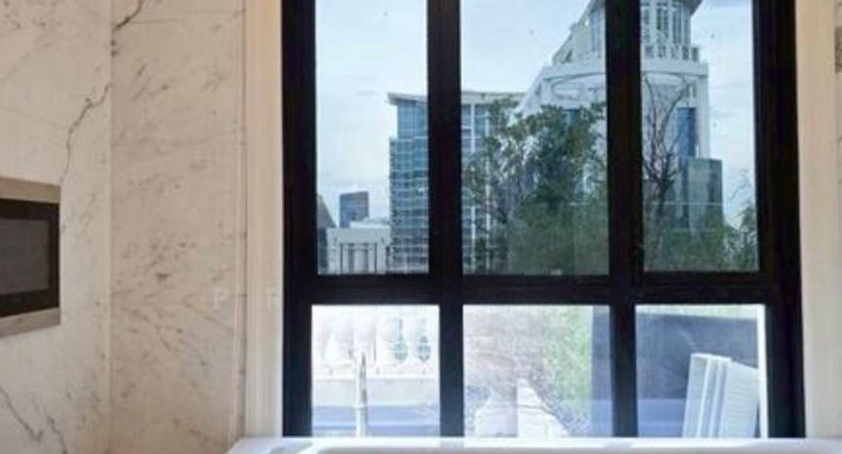 For sale 3 bedrooms condo in Pathum Wan, Bangkok