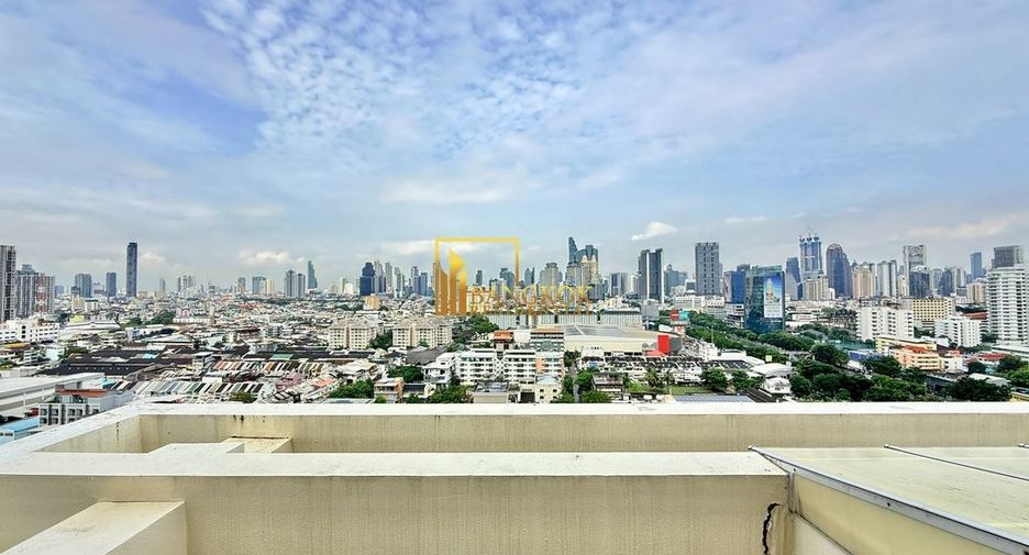 For rent 2 ベッドルーム condo in Yan Nawa, Bangkok