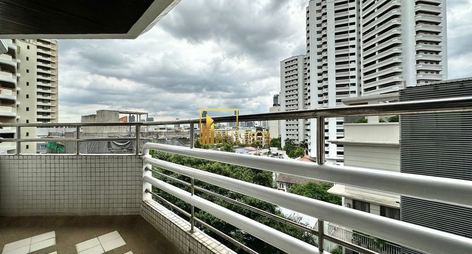 ให้เช่า 3 ห้องนอน คอนโด ใน วัฒนา, กรุงเทพฯ