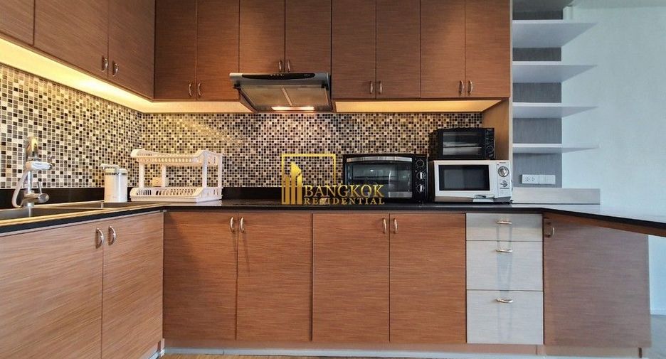 For rent 4 bedrooms condo in Khlong Toei, Bangkok