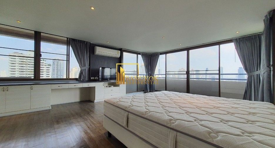 For rent 4 bedrooms condo in Khlong Toei, Bangkok