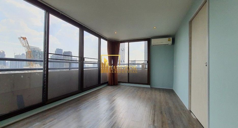 For rent 4 bedrooms condo in Khlong Toei, Bangkok