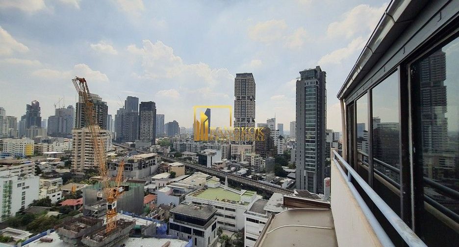 For rent 4 bedrooms condo in Khlong Toei, Bangkok