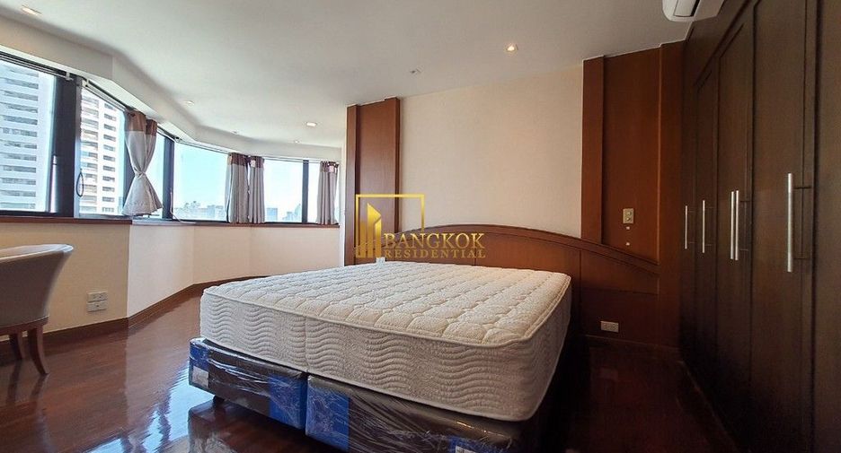For rent 3 bedrooms condo in Khlong Toei, Bangkok