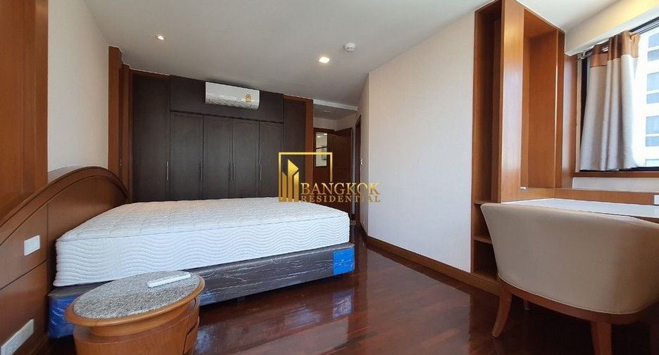 For rent 3 bedrooms condo in Khlong Toei, Bangkok