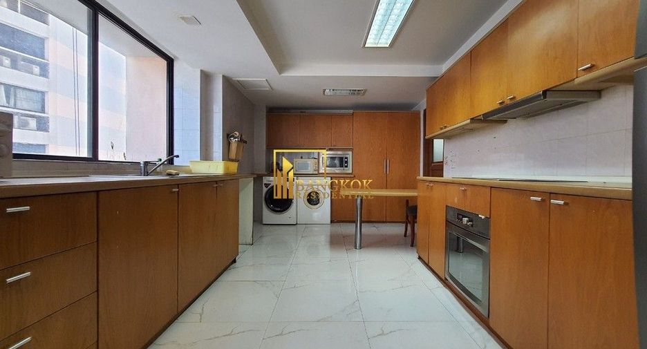 For rent 3 bedrooms condo in Khlong Toei, Bangkok