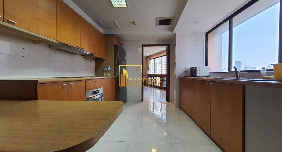 For rent 3 bedrooms condo in Khlong Toei, Bangkok