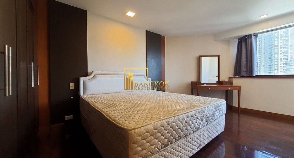 For rent 3 bedrooms condo in Khlong Toei, Bangkok