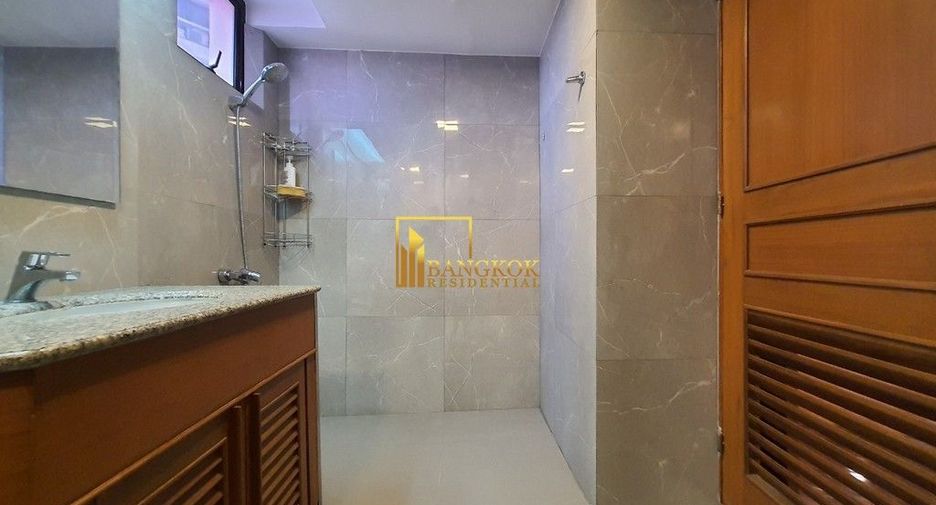 For rent 3 bedrooms condo in Khlong Toei, Bangkok