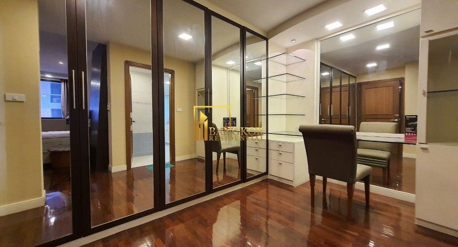 For rent 3 bedrooms condo in Khlong Toei, Bangkok