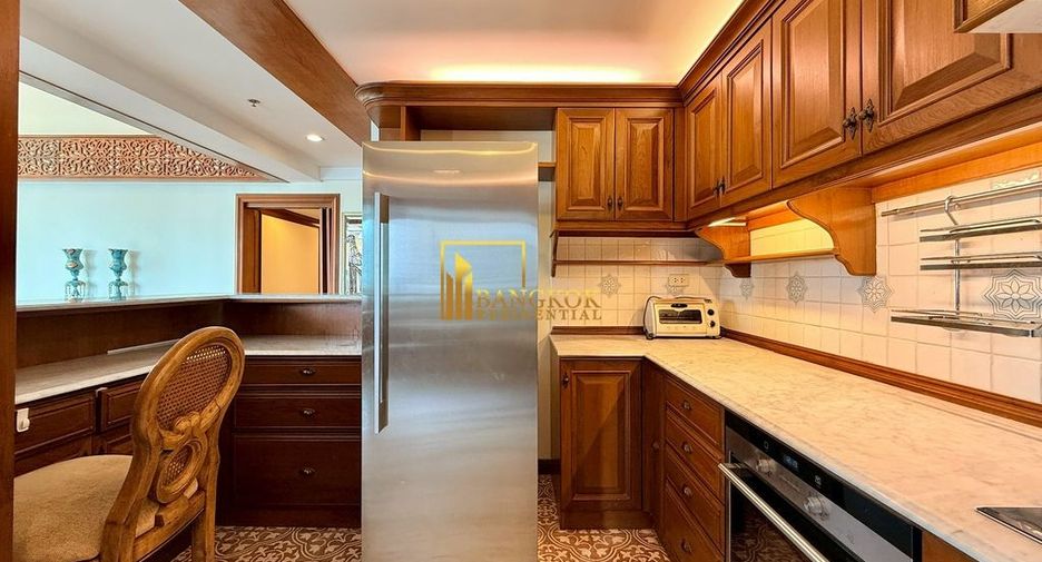 Wohnung zur Miete mit 3 Zimmer in Pathum Wan, Bangkok