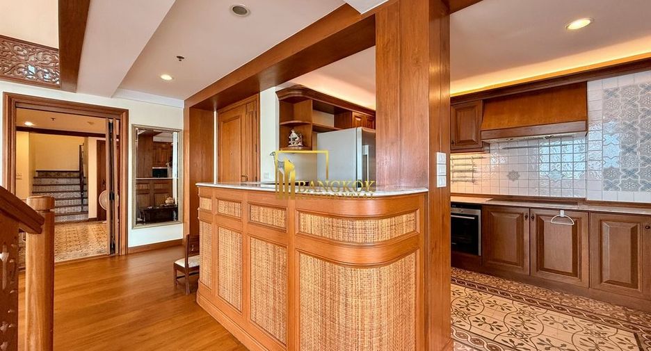 Wohnung zur Miete mit 3 Zimmer in Pathum Wan, Bangkok