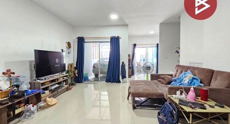 出售 3 卧室 联排别墅 在 Mueang Chon Buri, Chon Buri