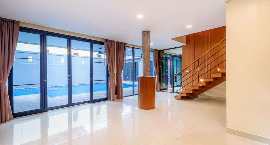 Casa en alquiler y en venta de 5 habitaciones en Bang Lamung, Chonburi