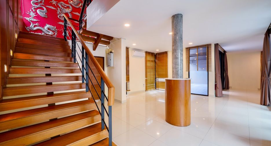 Casa en alquiler y en venta de 5 habitaciones en Bang Lamung, Chonburi